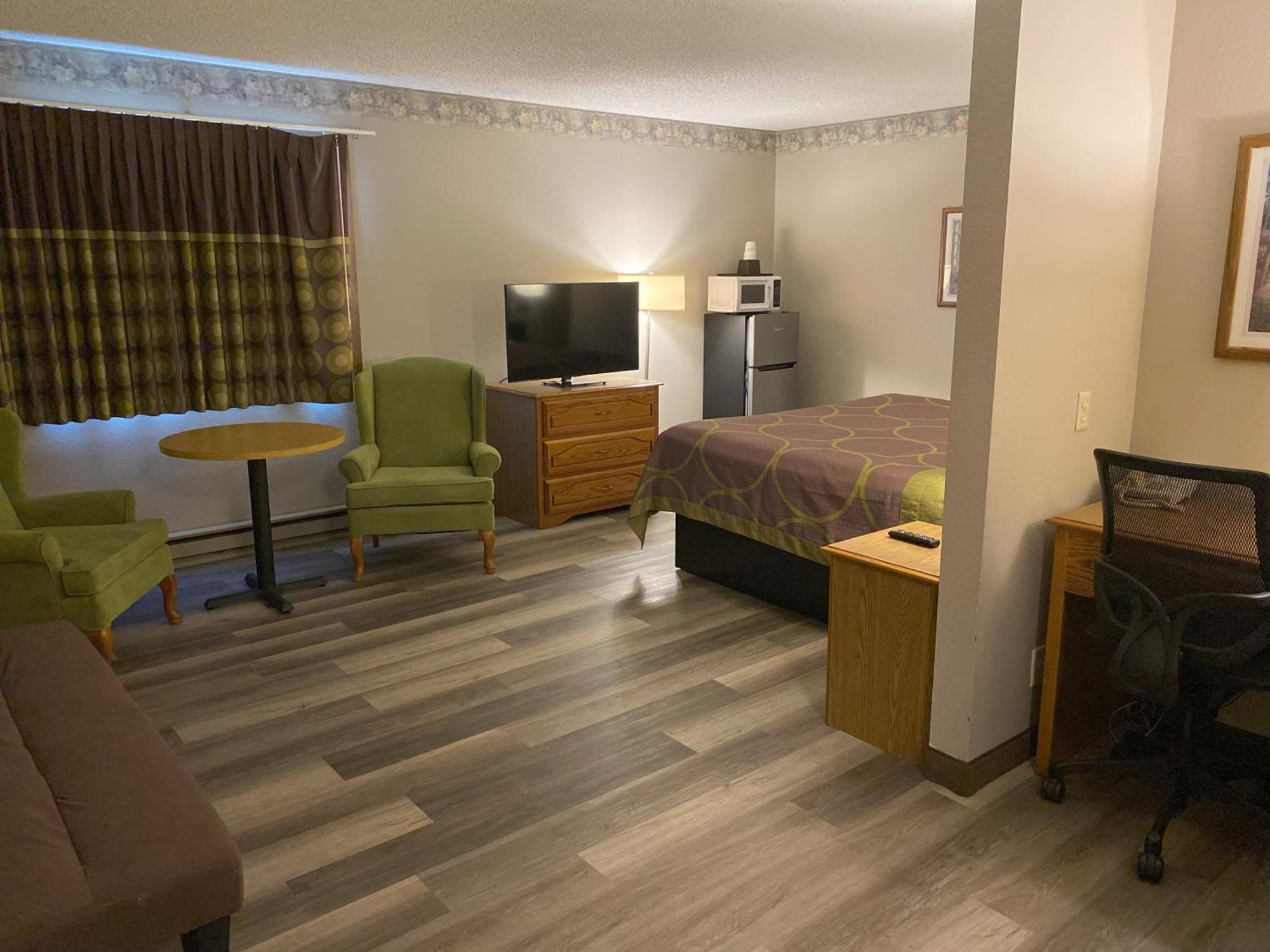 Super 8 By Wyndham Green Bay Near Stadium Kültér fotó